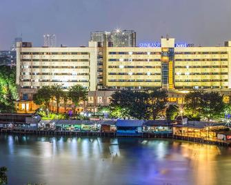 Sunlake Waterfront Resort & Convention - Jakarta - Gebäude