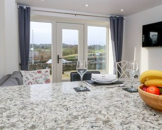 1 Barn Cottages, Family Friendly, With A Garden In Halifax - Halifax - Dining room