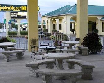 Golden Manor Inn & Suites - Muldraugh - Patio