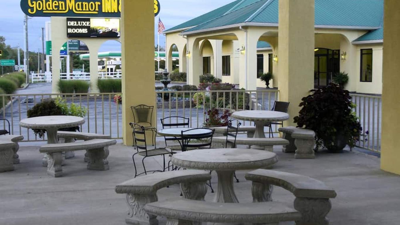 Golden Manor Inn & Suites