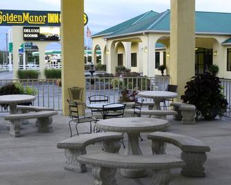 Golden Manor Inn & Suites - Muldraugh - Patio