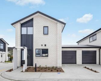 Oliver Oasis Wellington 2br Retreat - Upper Hutt - Building