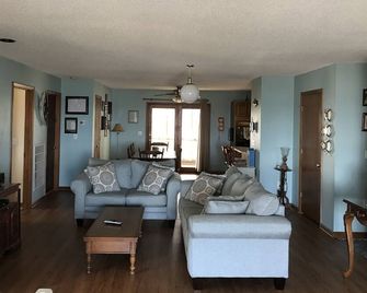 Mother Ocean, Paradise, Oceanfront Panoramic Ocean Views, Private Beach - Topsail Beach - Sala de estar