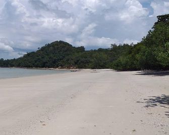 Lotus Koh Pha Yam - Ko Payam - Beach