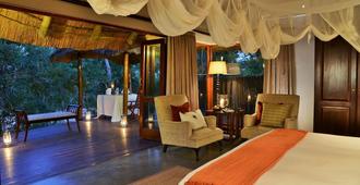 Imbali Safari Lodge - Clare - Bedroom