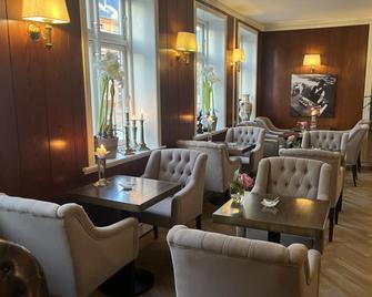Park Hotel & Vinbar - Frederikshavn - Oleskelutila
