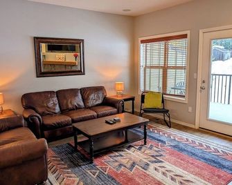 Chalet 133 at the Official Collins Lake Resort - Government Camp - Salon