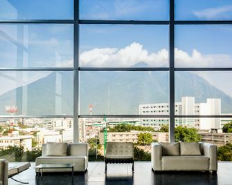 Fiesta Inn Monterrey Tecnologico - Monterrey - Balcony