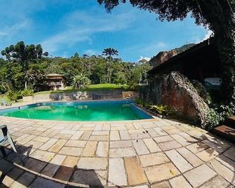 Vista Linda Hotel - Itatiaia - Pool