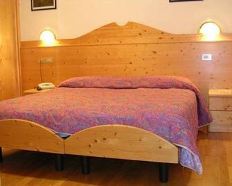 Hotel Miramonti - Bedollo - Habitación