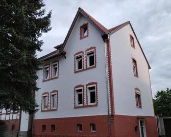 Newly Refurbishet Dachgeschoss Flat for Kids and Pets - Kassel - Gebouw