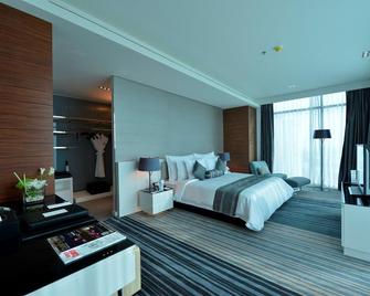 Ramee Grand Hotel & Spa - Manama - Bedroom