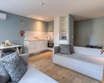 Spot Family Apartments - Oporto - Sala de estar