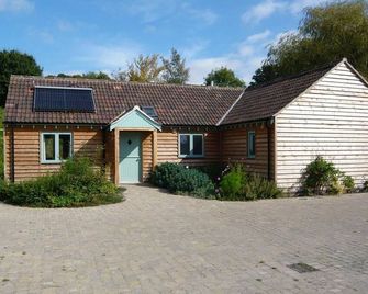Cottage 2 At Honeysuckle Farm Cottages - Glastonbury - Building