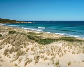 Blue Seas Holiday Villas - Scamander - Playa