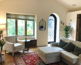 Cozy Casita - Rancho Sante Fe - Living room