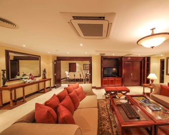 Kigali Serena Hotel - Kigali - Sala de estar