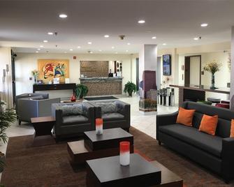 Baymont by Wyndham Waterford/Burlington WI - Waterford - Lobby