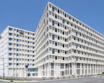B&B HOTEL Marseille Les Ports - מרסיי - בניין