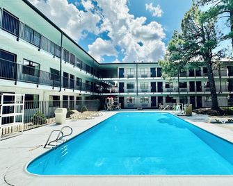 Motel 6-Flagstaff, Az - West - Woodland Village - Flagstaff - Pool
