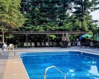 The Jay Village Inn - Jay - Pool