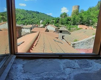 Gîte La Vigne for 8 people in Blesle - Blesle - Balcón