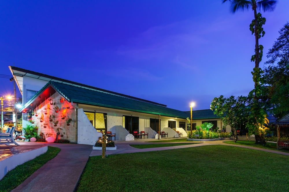 ساموي بير بيتش فرنت ريزورت