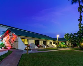Samui Pier Beach Front & Resort - Ko Samui - Building