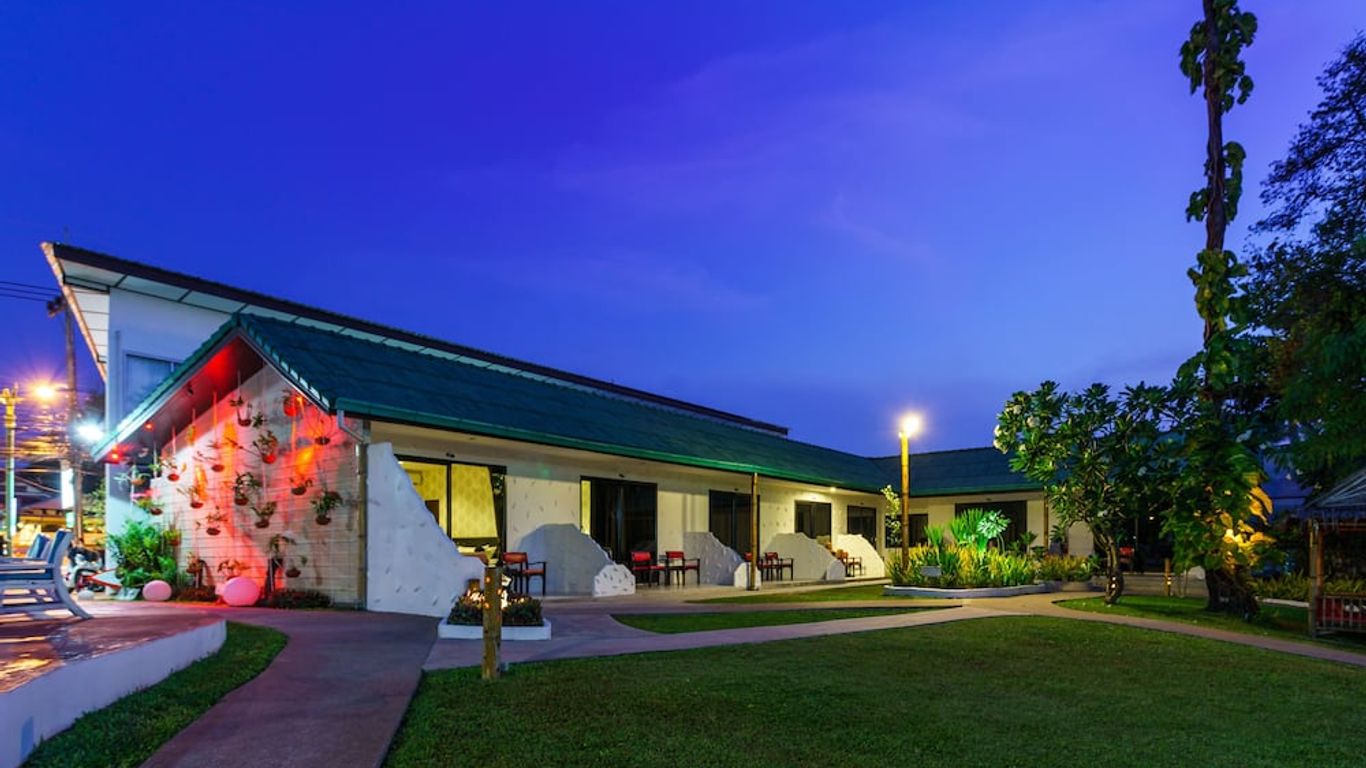 ساموي بير بيتش فرنت ريزورت