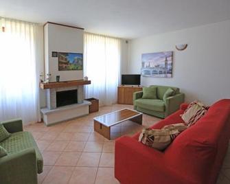 North Wind Camping & Apartment - Domaso - Living room