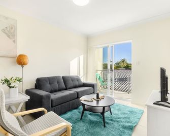 Cozy 1BR Unit in Springwood Great Location Parking - Springwood