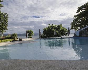 Isla Hayahay Beach Resort And Restaurant - Calape - Piscina