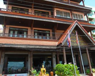 Seng Tawan Riverside Hotel - ויינטיאן - בניין