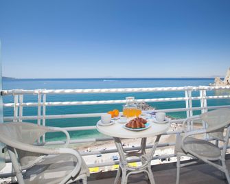 Alimuri Bay Resort - Meta - Balcón