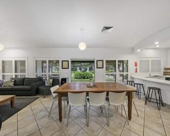 The Woods Pokolbin - Pokolbin - Dining room