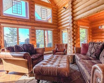 Temperance Getaway - Lake Superior - Schroeder, Mn - Schroeder - Living room