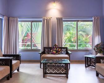 Beach 7 mins walk Luxury villa Diva - Candolim - Living room