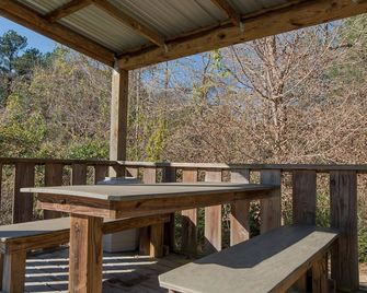 Stagecoach Inn Woodville - Woodville - Balcony