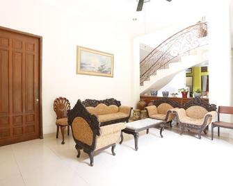 OYO 93380 Penginapan Mangkoe Barokah - Tanah Grogot - Lobby