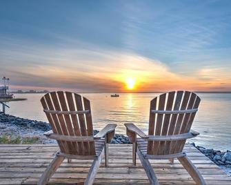 Bungalow 7 - 2br, Waterfront - Westhampton Beach - Patio