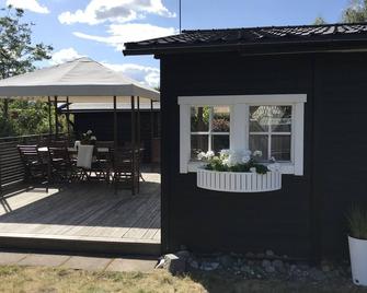 Cozy cottage 100m from the sea and nice beach - Kalmar - Patio