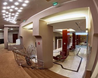 Central Plaza Hotel - Piatra Neamt - Lobby