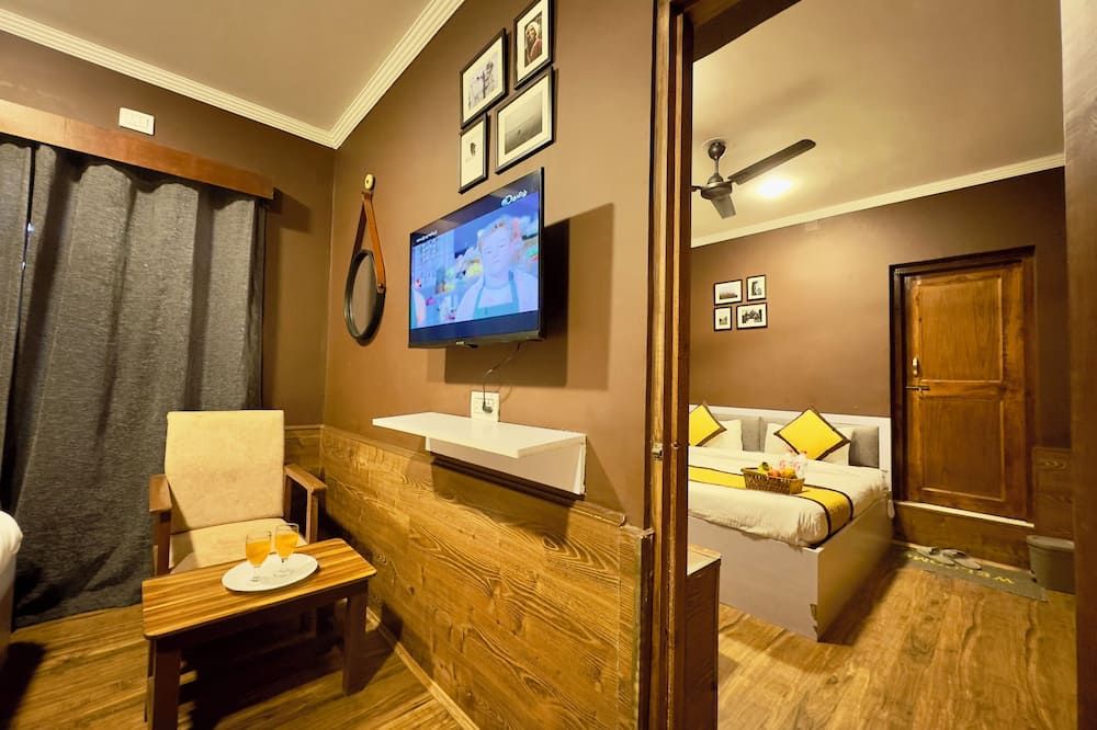 Hotel Jafson Accommodates - Srinagar