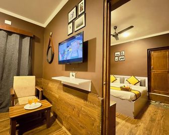 Hotel Jafson Accommodates - Srinagar