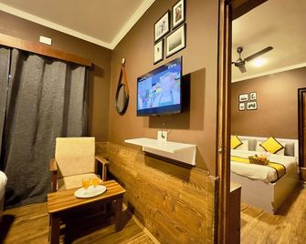 Hotel Jafson Accommodates - Srinagar
