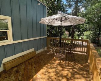 Fabulous Tiny House with AC in charming Seneca - Seneca - Patio