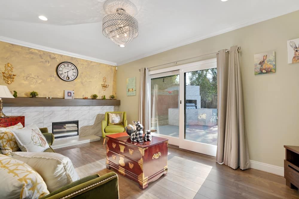 Wow! Better Than A Hotel! Spacious 4br In San Jose - San Jose - Sala de estar