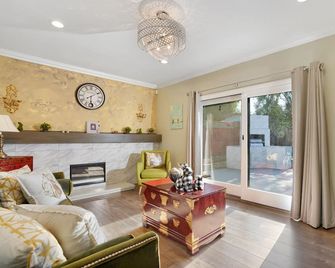 Wow! Better Than A Hotel! Spacious 4br In San Jose - San Jose - Sala de estar