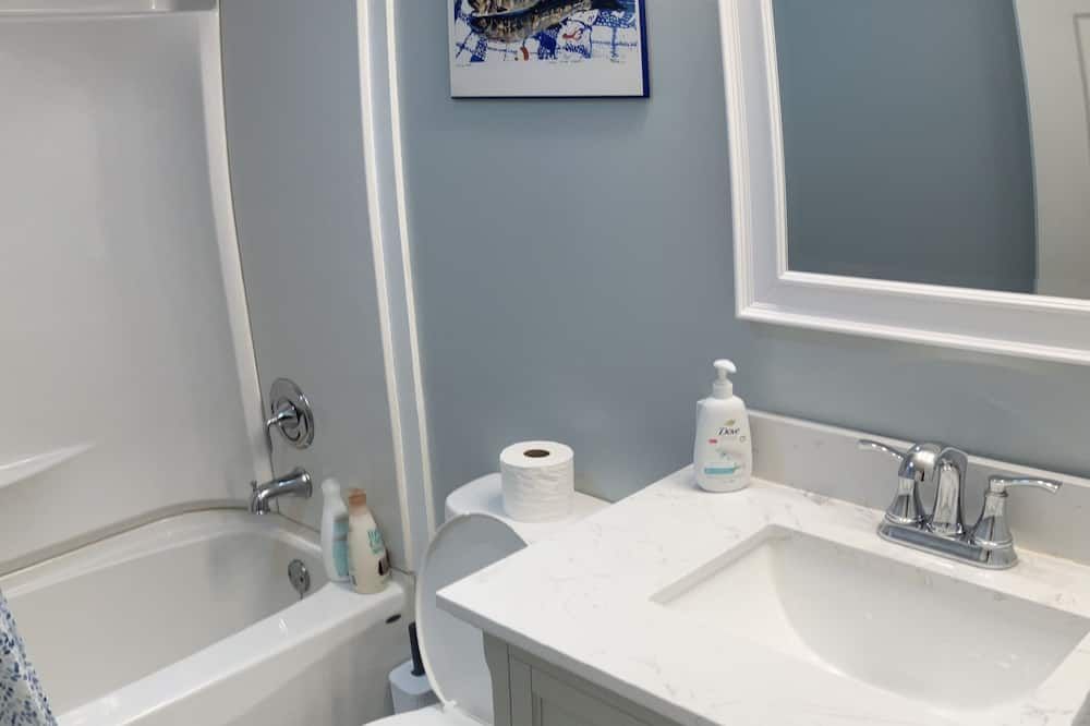 Waterfront House near Pomquet Beach- 2 bedrooms, Pet-Friendly - Antigonish - Koupelna