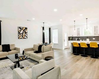 Nice, luxurious 3 room duplex - دالاس - غرفة معيشة